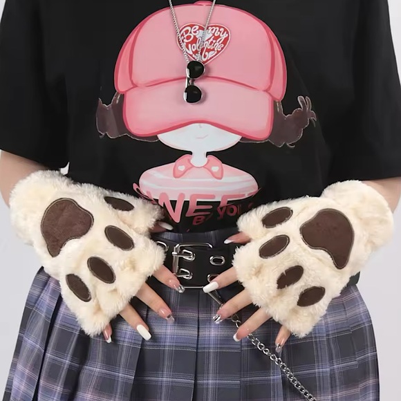 Beige cat paw🐾 fingerless furry gloves - Picture 14 of 16